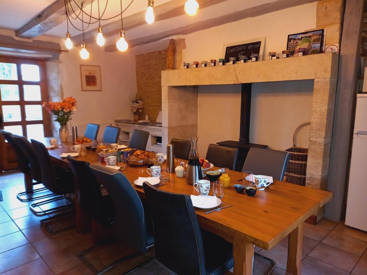 Au Pays De Jacquou : Chambre D'Hotes Et Table D'Hotes Fossemagne Exterior foto