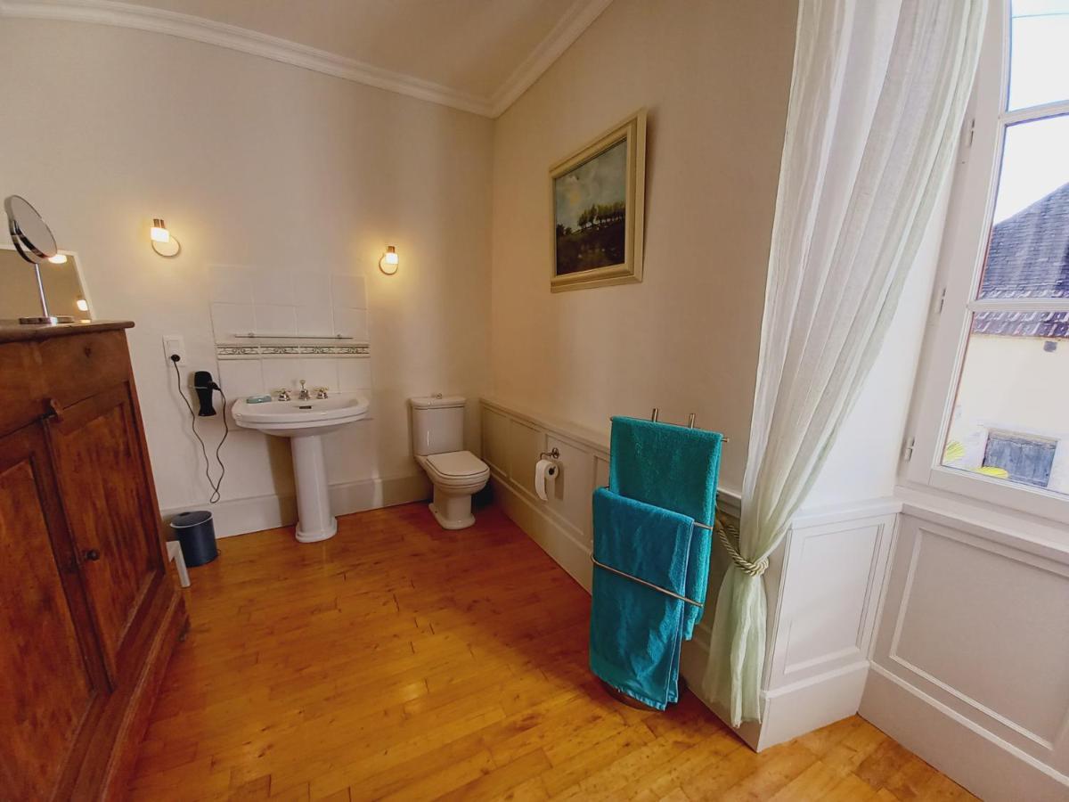 Au Pays De Jacquou : Chambre D'Hotes Et Table D'Hotes Fossemagne Exterior foto