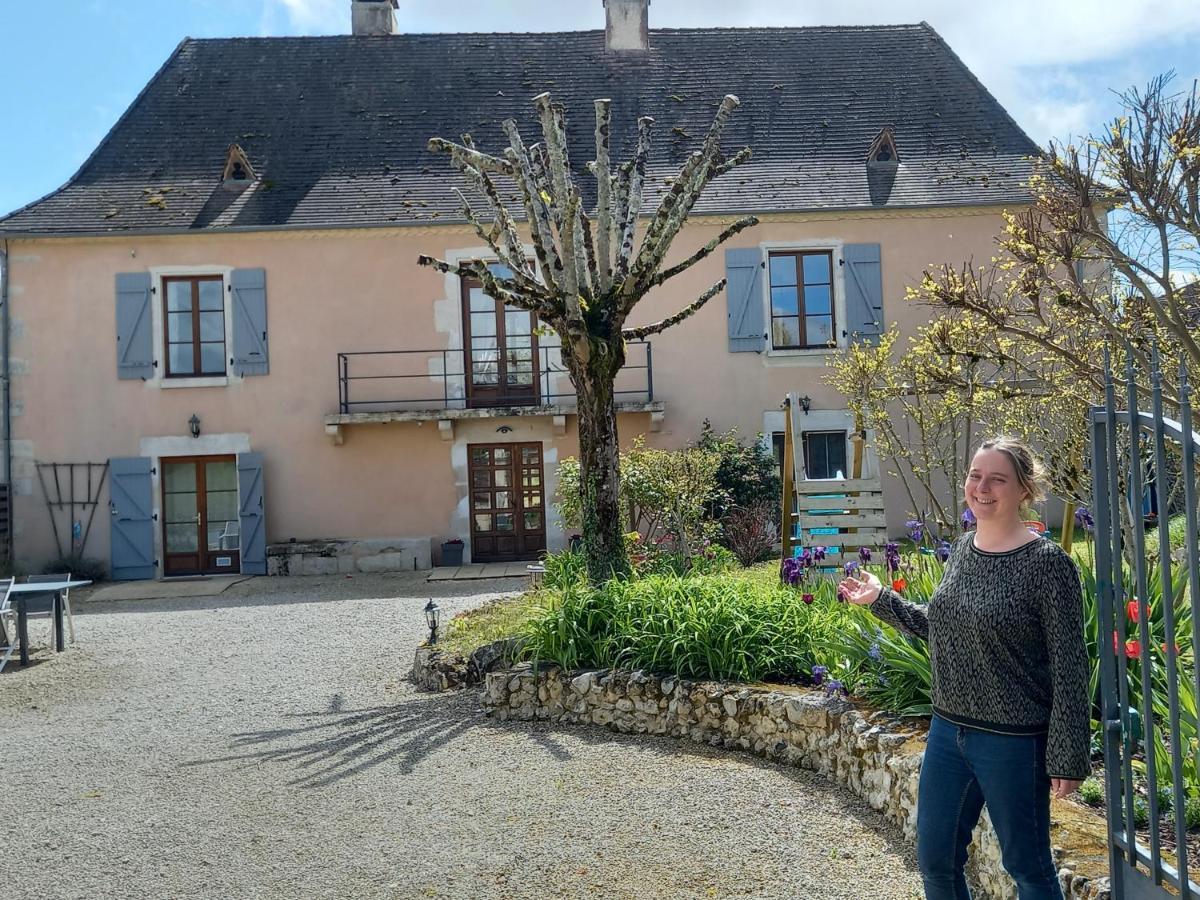 Au Pays De Jacquou : Chambre D'Hotes Et Table D'Hotes Fossemagne Exterior foto